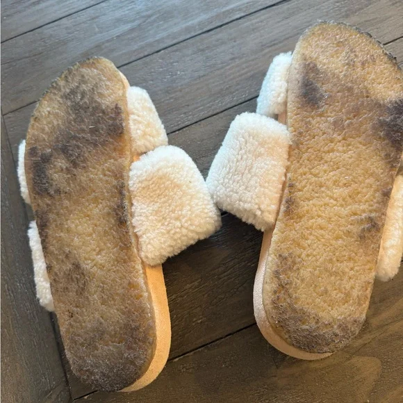 Gently Used Tory Burch Fur slippers Beige sz 9 Sheldon Shearling Two Band Slide - Picture 12 of 14